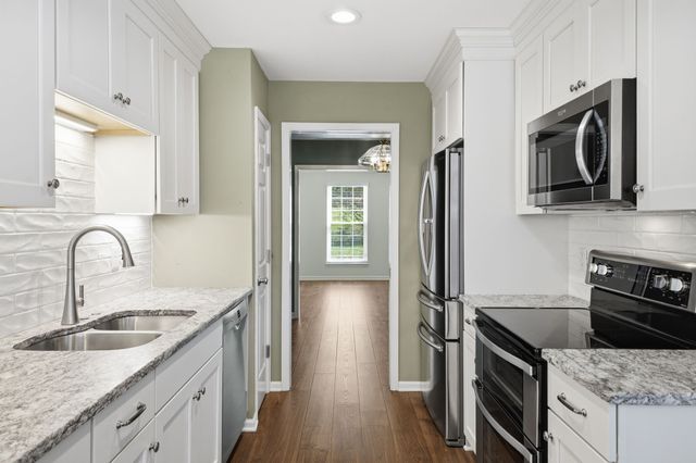 136 Boxwood Dr, Franklin, TN 37069