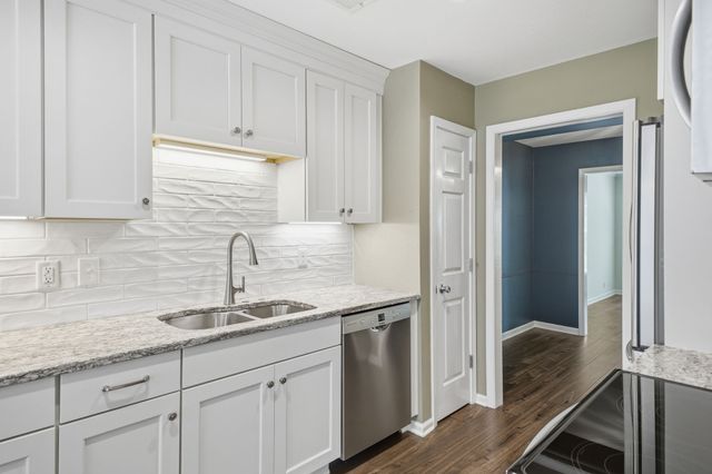 136 Boxwood Dr, Franklin, TN 37069