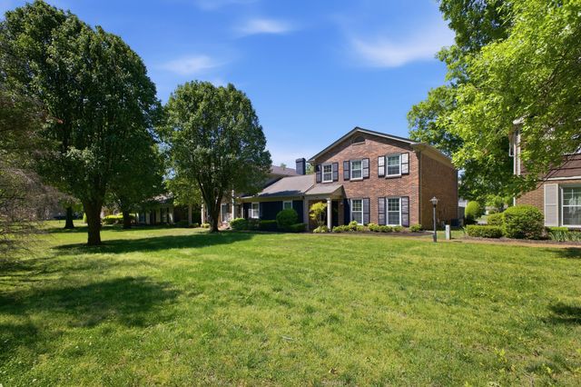 136 Boxwood Dr, Franklin, TN 37069