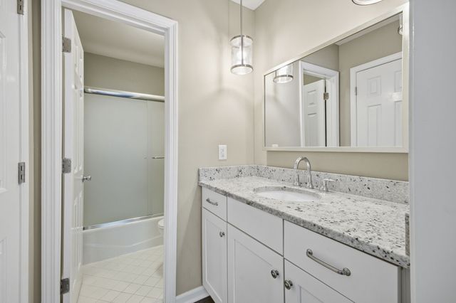 136 Boxwood Dr, Franklin, TN 37069