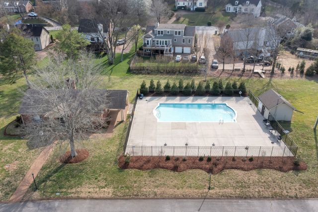 136 Boxwood Dr, Franklin, TN 37069