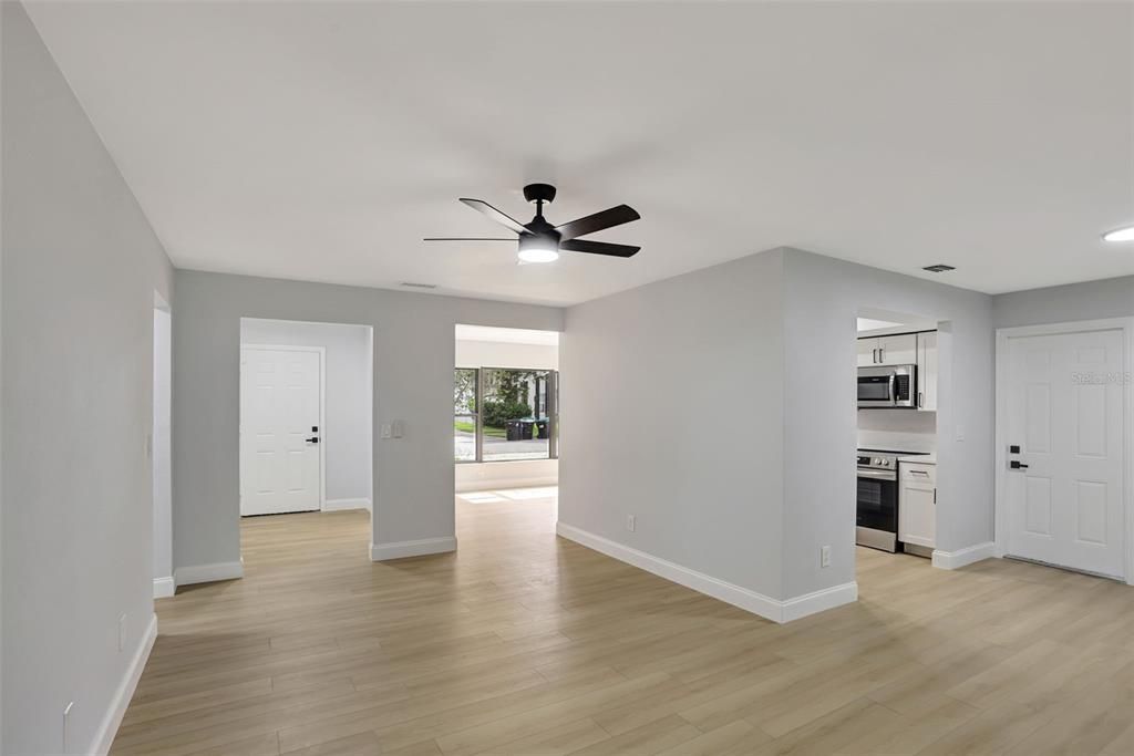 Image 3 of property listing at 3229 KAYENTA COURT, Orlando, FL 32829