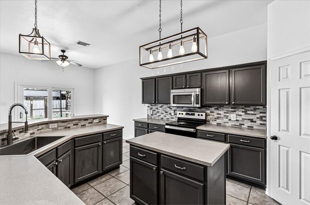 6725 Dungeoness Dr, Corpus Christi, TX 78414