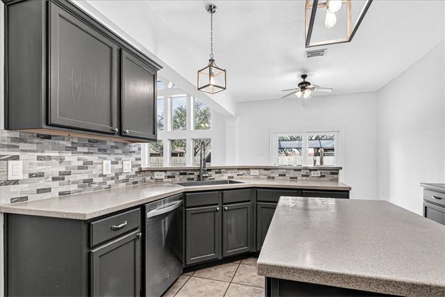 6725 Dungeoness Dr, Corpus Christi, TX 78414