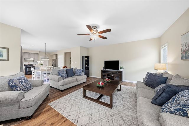 238 Gary Dr, Ohio Twp, PA 15143