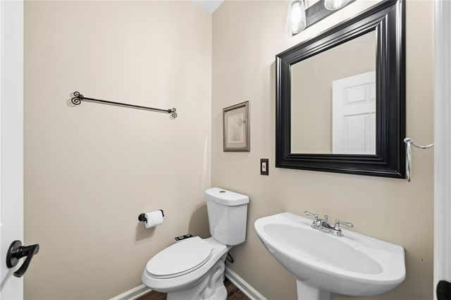 238 Gary Dr, Ohio Twp, PA 15143