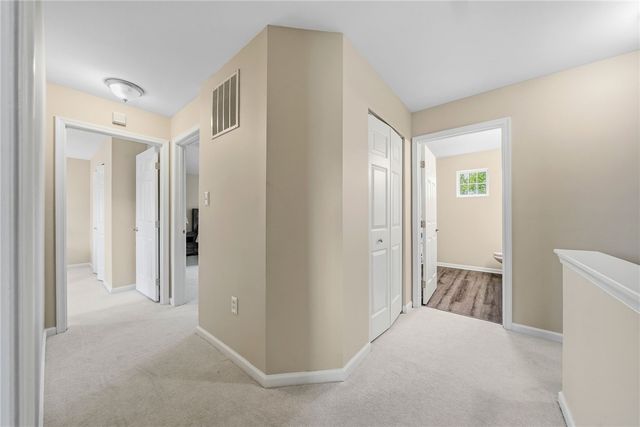 238 Gary Dr, Ohio Twp, PA 15143