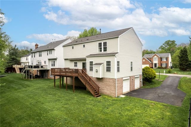 238 Gary Dr, Ohio Twp, PA 15143