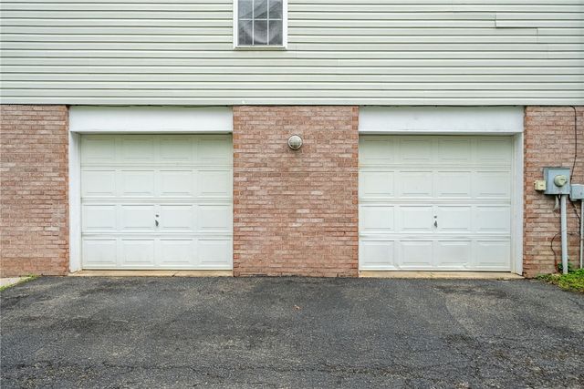 238 Gary Dr, Ohio Twp, PA 15143