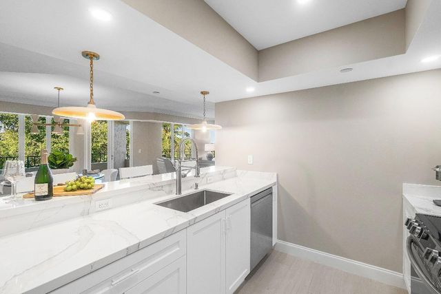 100 SE 5th Avenue 404, Boca Raton, FL 33432