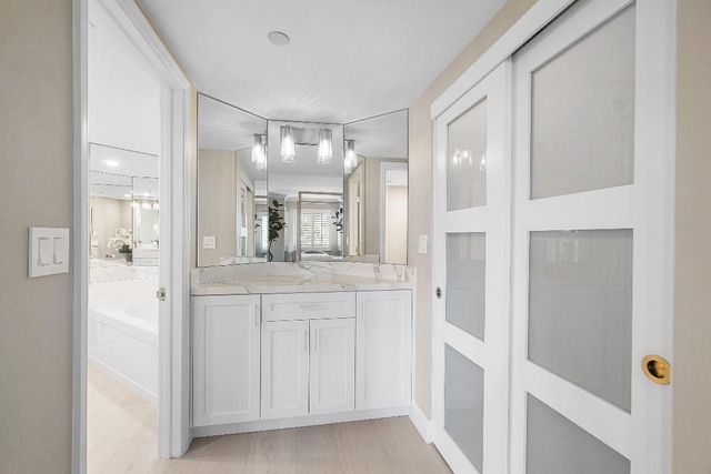 100 SE 5th Avenue 404, Boca Raton, FL 33432