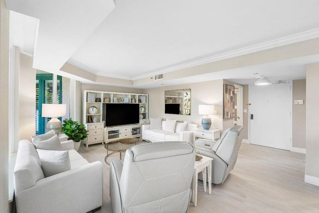 100 SE 5th Avenue 404, Boca Raton, FL 33432