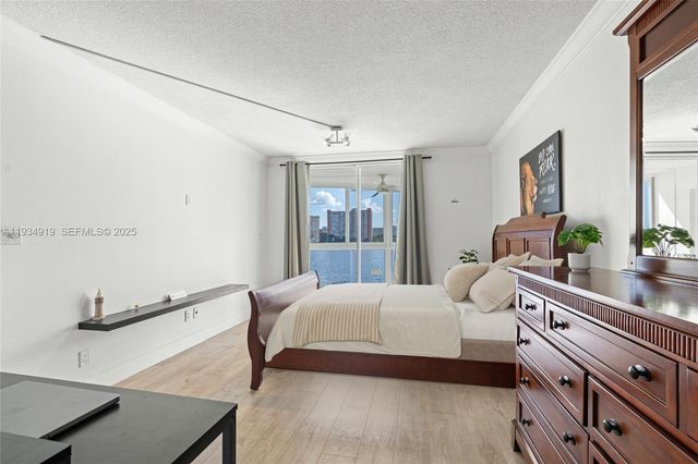 1170 NE 191st Street 35, Miami, FL 33179