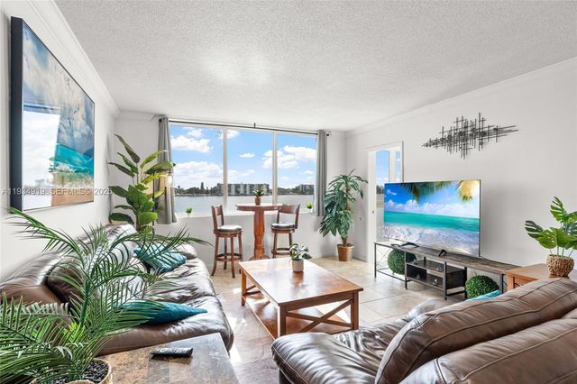 1170 NE 191st Street 35, Miami, FL 33179