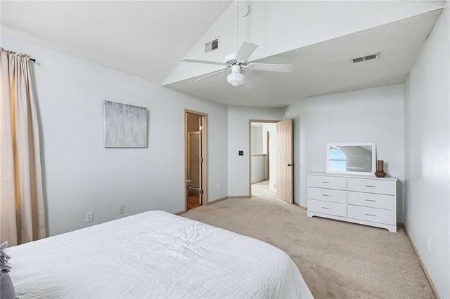 5856 NW Plantation Lane, Lee's Summit, MO 64064