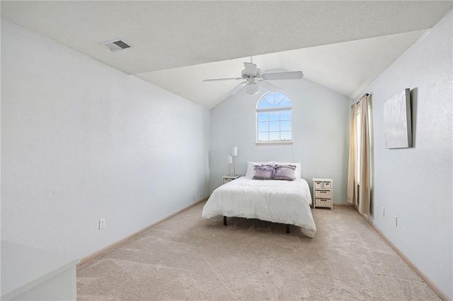 5856 NW Plantation Lane, Lee's Summit, MO 64064