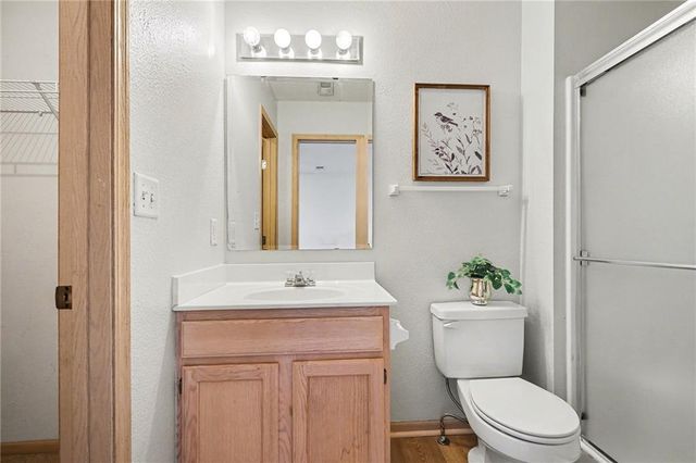 5856 NW Plantation Lane, Lee's Summit, MO 64064