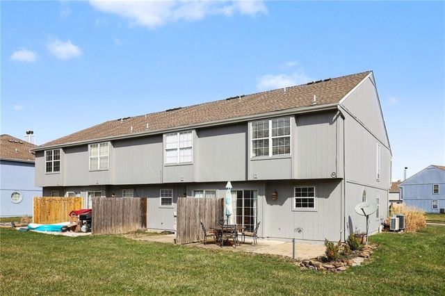 5856 NW Plantation Lane, Lee's Summit, MO 64064