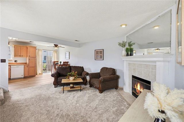 5856 NW Plantation Lane, Lee's Summit, MO 64064