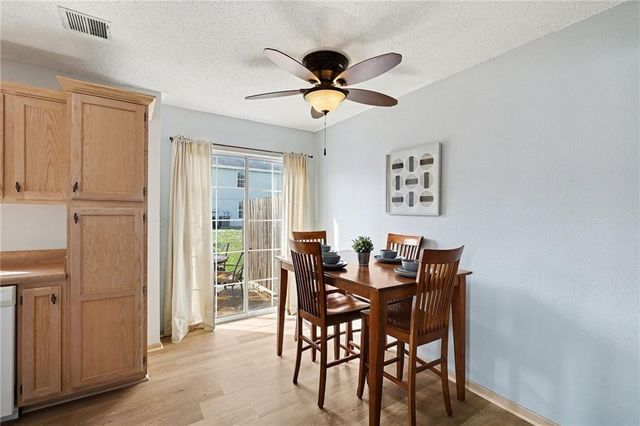 5856 NW Plantation Lane, Lee's Summit, MO 64064