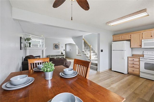 5856 NW Plantation Lane, Lee's Summit, MO 64064