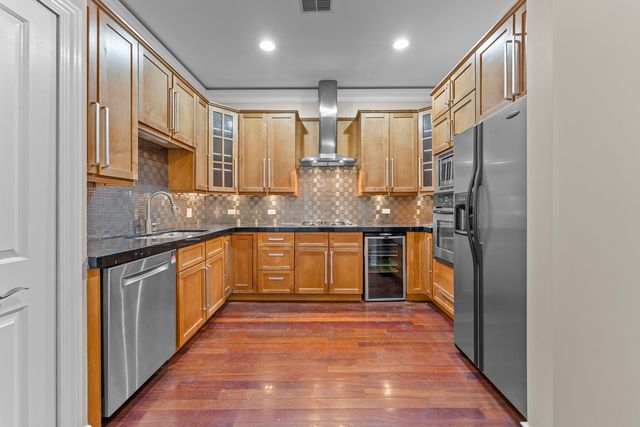4231 N Kedzie Avenue 3E, Chicago, IL 60618