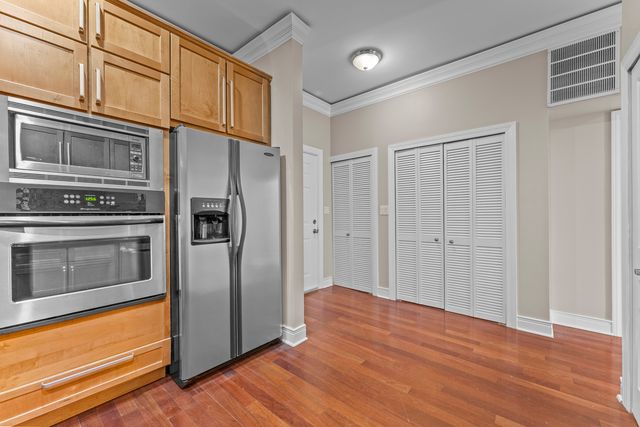 4231 N Kedzie Avenue 3E, Chicago, IL 60618