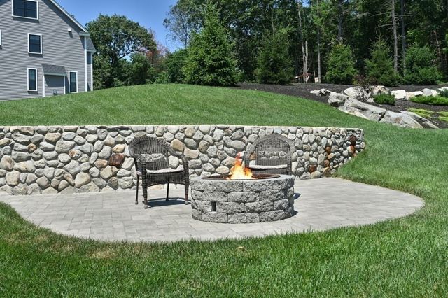 378 Salem Street, Andover, MA 01810
