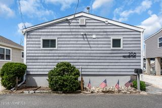 208 Mallard Lane, Lavallette, NJ 08735