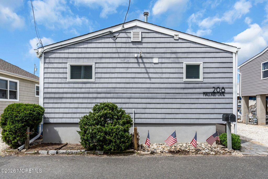 208 Mallard Lane, Lavallette, NJ 08735