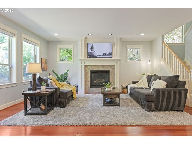 625 Sw COMUS Ct, Portland, OR 97219
