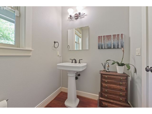 625 Sw COMUS Ct, Portland, OR 97219