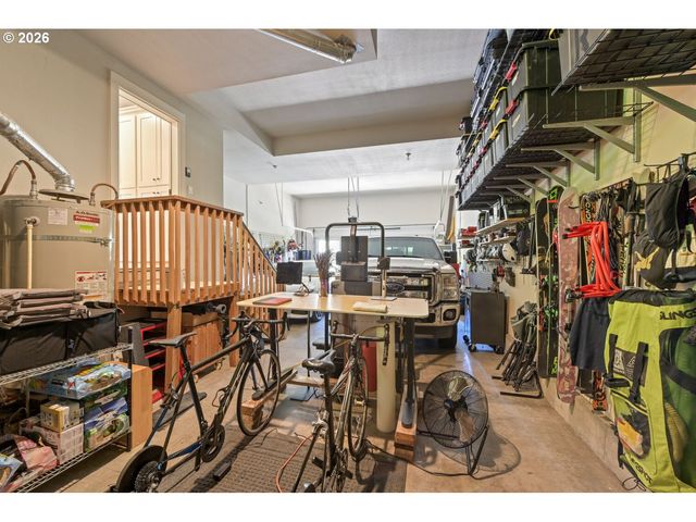 625 Sw COMUS Ct, Portland, OR 97219
