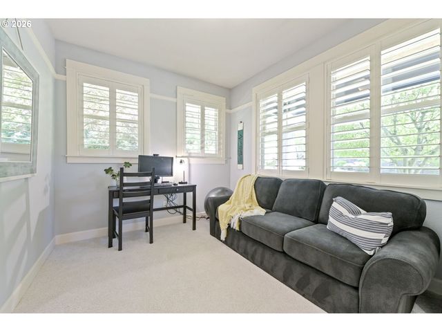 625 Sw COMUS Ct, Portland, OR 97219