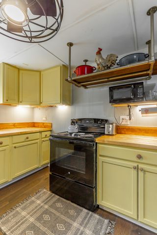 801 Lee Avenue, Rossville, GA 30741