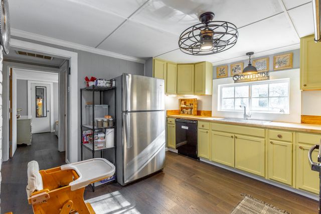 801 Lee Avenue, Rossville, GA 30741