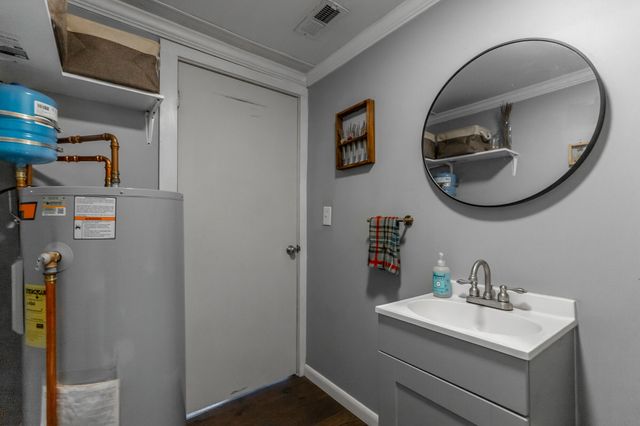 801 Lee Avenue, Rossville, GA 30741