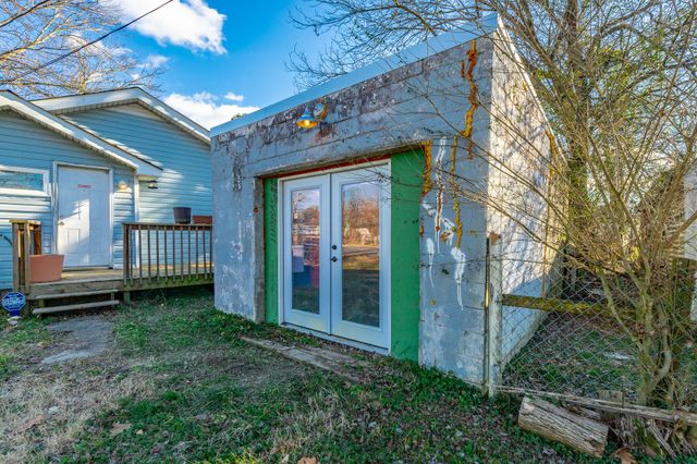 801 Lee Avenue, Rossville, GA 30741