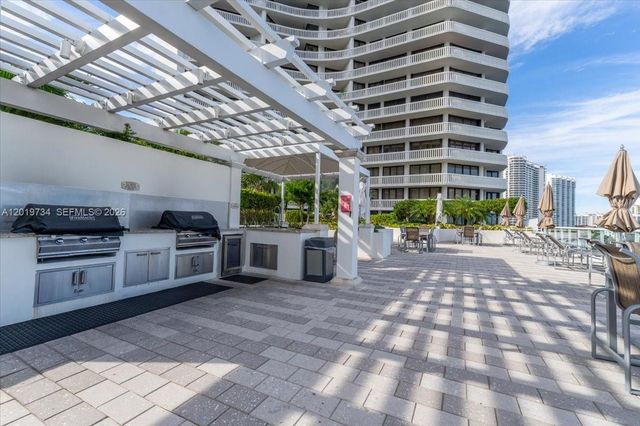 3000 Island Blvd 2802, Aventura, FL 33160