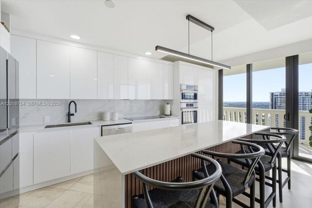 3000 Island Blvd 2802, Aventura, FL 33160
