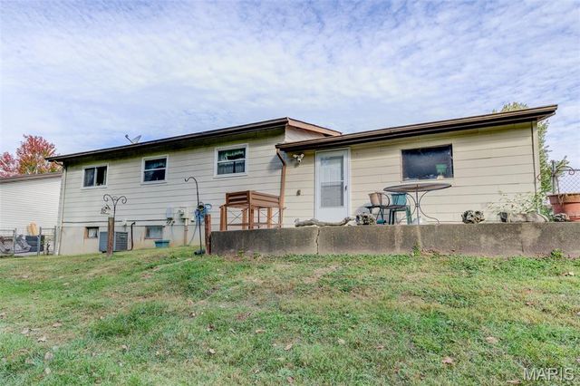 26 Soutee Drive, St Peters, MO 63376