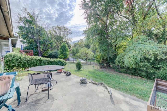 26 Soutee Drive, St Peters, MO 63376