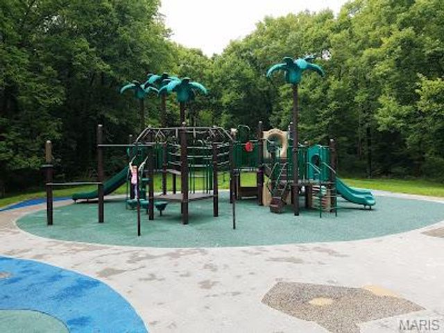 26 Soutee Drive, St Peters, MO 63376