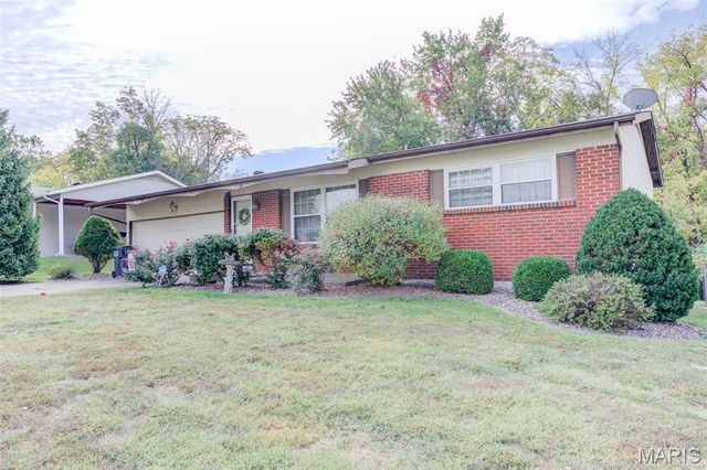 26 Soutee Drive, St Peters, MO 63376