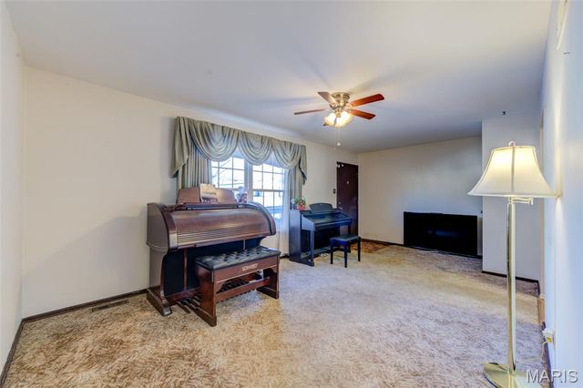 26 Soutee Drive, St Peters, MO 63376