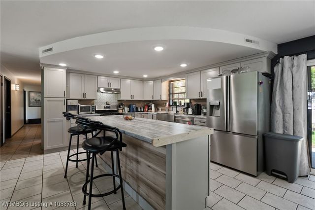 817 Arkansas Street, Van Buren, AR 72956