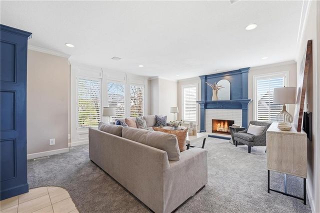 9206 W 146th Place, Overland Park, KS 66221