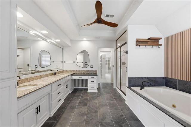 9206 W 146th Place, Overland Park, KS 66221