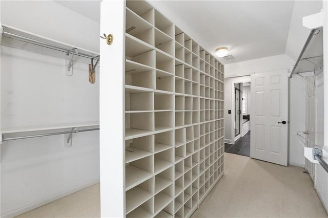 9206 W 146th Place, Overland Park, KS 66221