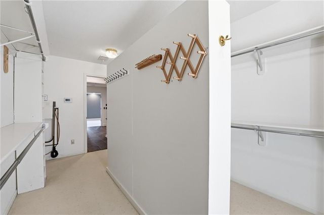 9206 W 146th Place, Overland Park, KS 66221